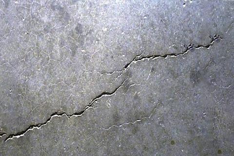 Picture of cracks on a carbon steel sample